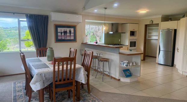 Fully Furnished Country Retreat - Photo 1