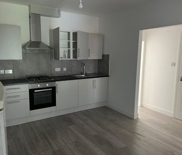 2 Bed Flat, Tylehurst Gardens, IG1 - Photo 4