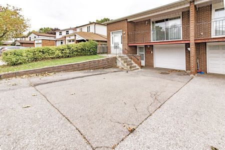 For Lease - 52 Baylawn Drive, Toronto, Ontario - Photo 3