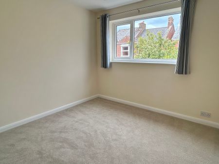 4 bedroom Spacious Detached Home to rent - Photo 5