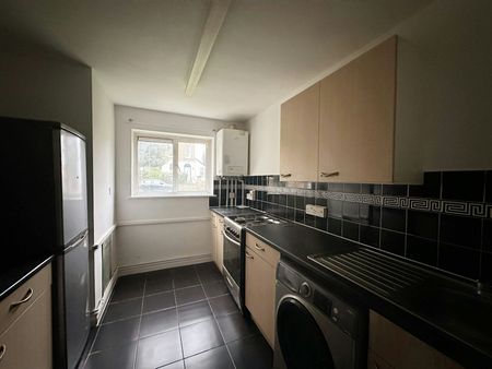 Flat to rent on - Photo 5