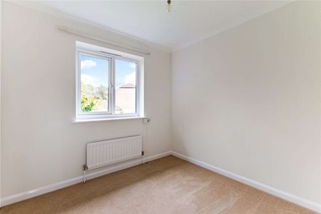 Detached family house, with double garage, in desirable location - Photo 5