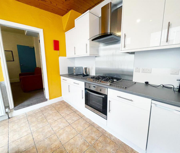 5 bedroom private hall to rent - Photo 3 | Rentumo