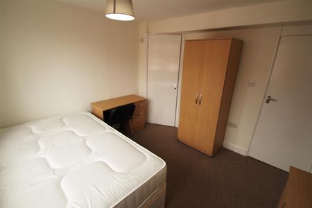 Beamsley Grove, Hyde Park, LS6 1LA, Leeds - Photo 3