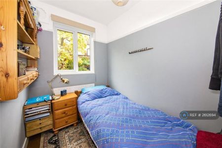 3 bedroom terraced house to rent - Photo 2