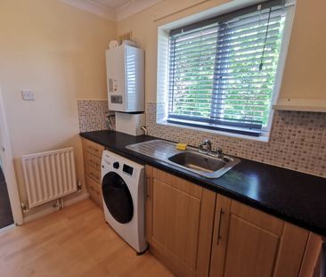 Oaklands 3 - Photo 3