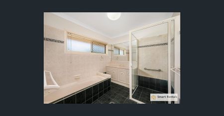 Spacious Living in a Prime Position - Photo 4