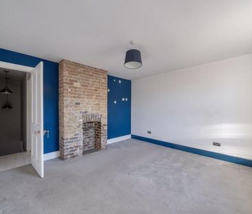 2 bedroom end of terrace house to rent - Photo 3