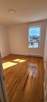 632 18e Avenue - Photo 1