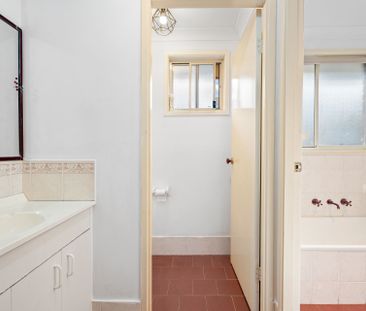 STREET FACING, FEELS LIKE A HOUSE! - Photo 5