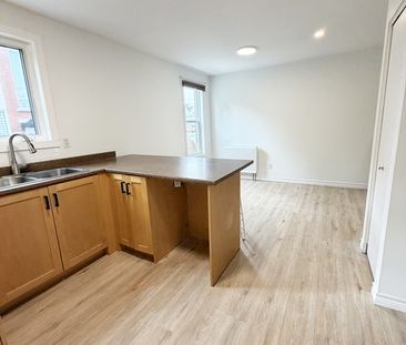 5 1/2 Vieux-Nord - Hydro Inclus - Photo 2
