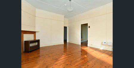 14 French Street, East Toowoomba QLD 4350 - House For Rent | Domain - Photo 2