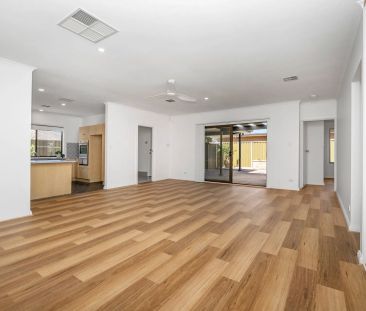 Coastal Elegance on Lady Gowrie Drive - Photo 2