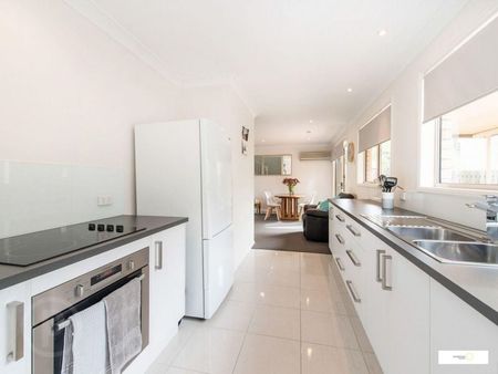 Boutique Townhouse Complex in Convenient Location - Photo 2