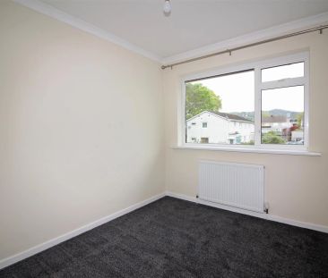 3 Bedroom House - Detached - Photo 3