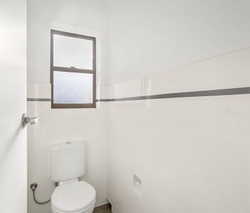 Freshly Renovated 3 Bedroom Duplex in Prime Location - Photo 6