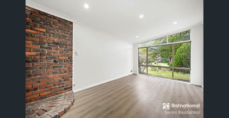 Charming 4-Bedroom Oasis: Ideal for Family Living! - Photo 3