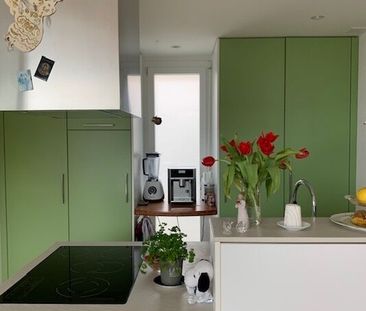 APPARTEMENT EN ATTIQUE 3 PIÈCES À TWANN (BE), MEUBLÉ, DURÉE DÉTERMINÉE - Photo 2