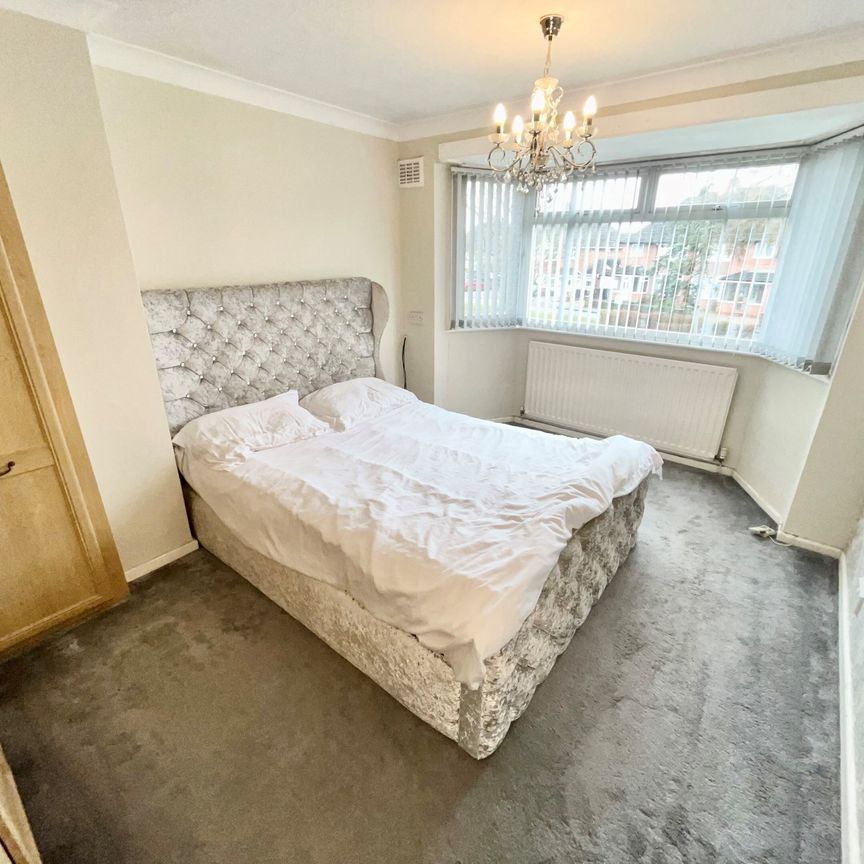 Farnworth Grove, Castle Bromwich - Photo 1