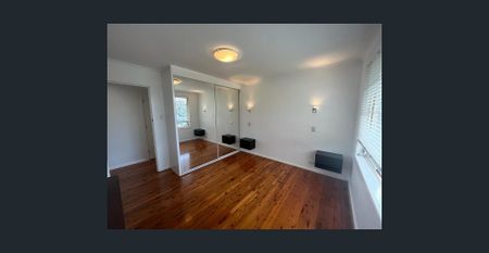 BEAUTIFULLY PRESENTED THREE BEDROOM HOME - Photo 3