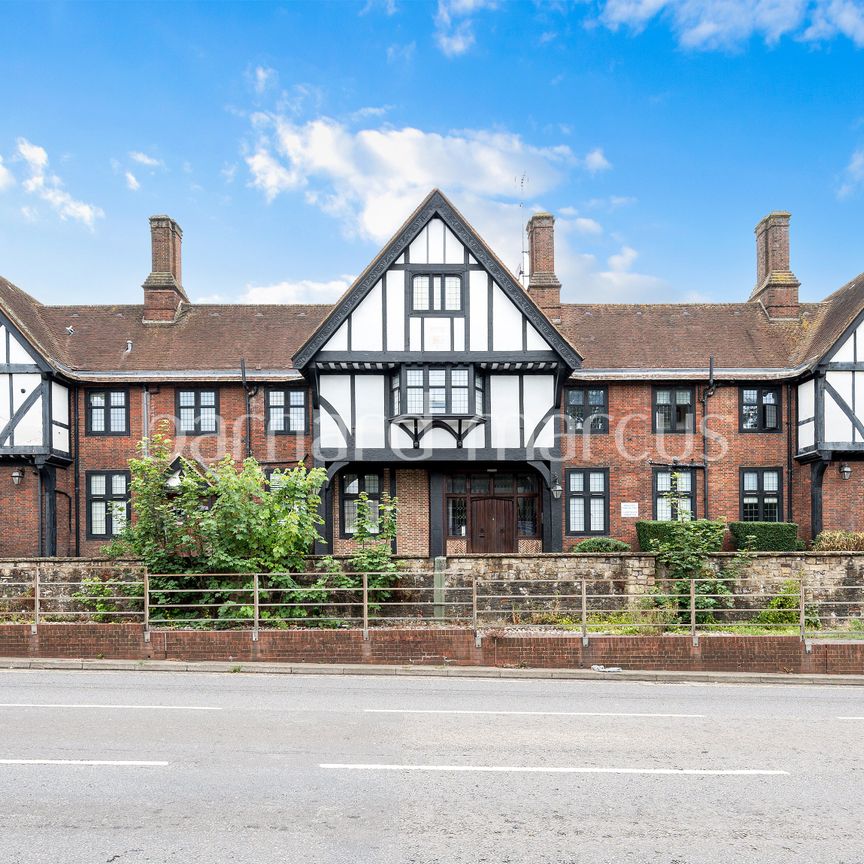 Reigate Road, Epsom - Photo 1