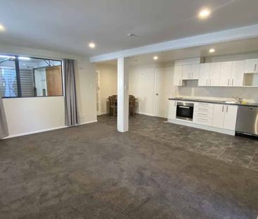 Modern One-Bedroom Flat in Stoke - Photo 1