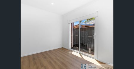 MODERN LIVING - Photo 3