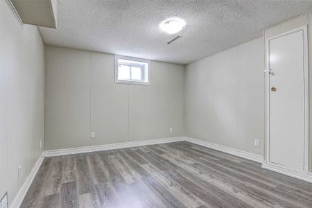 For Lease - 12 Craigmore Crescent Unit# Lower Level, Toronto, Ontario - Photo 3