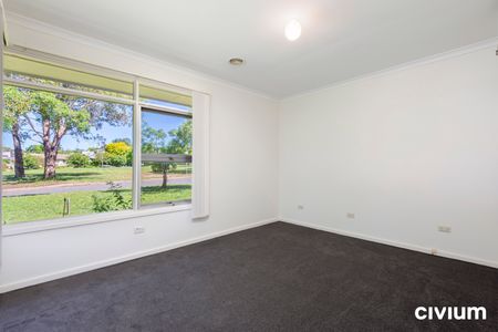 21 Maygar Street, Hughes ACT 2605 - House For Rent | Domain - Photo 4