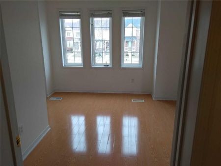 For Lease - 2502 Postmaster Drive, Oakville, Ontario - Photo 2