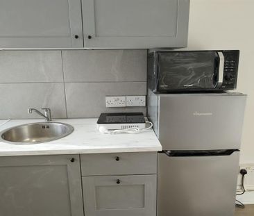 Studio to rent - Photo 6