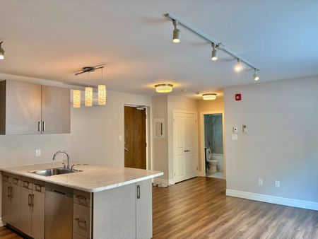 For Lease - 5 Paisley Boulevard Unit# 102, Mississauga, Ontario - Photo 5