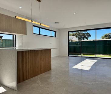 BRAND NEW LUXURY 5 BEDROOM HOME WALKING DISTANCE TO CANLEY HEIGHT P... - Photo 4