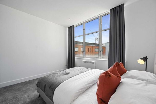 West Smithfield, London, EC1A 9HZ - Photo 1