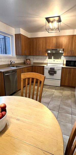 4.5 Dispo LONGUEUIL MEUBLÉ & ÉLECTRO - Photo 1