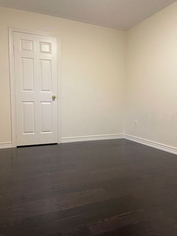 For Lease - 356 Coachwhip Trail Unit# (Main & Second Floor), Newmarket, Ontario - Photo 3