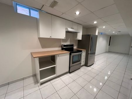 For Lease - 138 Venetian Crescent Unit# Basement, Vaughan, Ontario - Photo 2
