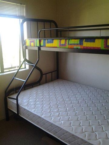 4-BEDROOM IN EAST TAMAKI - Photo 4