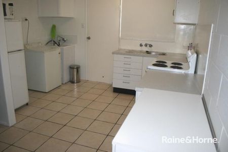 1/18 Tay Street, South Mackay, QLD 4740 - Photo 4