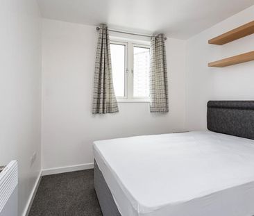 2 bedroom apartment to rent The Roundhouse, Gunwharf Quays, Portsmouth, PO1 - Photo 4
