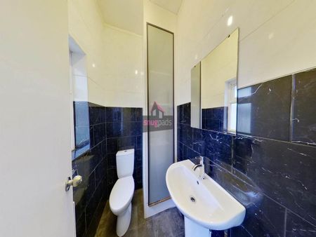 8 bedroom house to rent - Photo 2