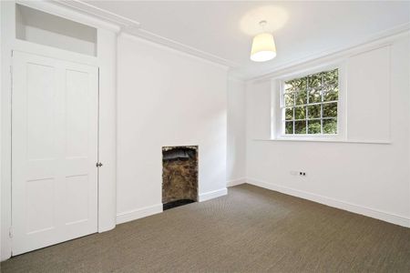 A stunning three bedroom, two bathroom apartment offering over 1,400 sq ft of living space. - Photo 3