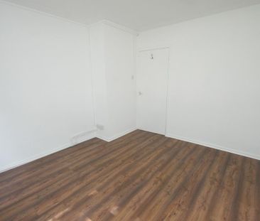 1 bedroom ground floor flat to rent - Photo 3