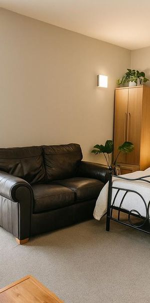 Studio to rent - Photo 1