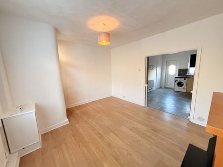 Bradley Lane, Standish, Wigan, WN6 0XF - Photo 2