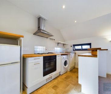 St Katherines Quay, Bradford on Avon, Wiltshire, BA15, Bradford-On-... - Photo 3