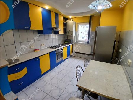 De inchiriat apartament cu 3 camere decomandate si balcon in zona Strand din Sibiu - Photo 5