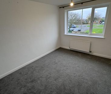 3 bedroom end of terrace house to rent - Photo 2