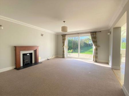 5 bedroom detached house to rent - Photo 3