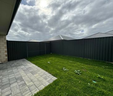 Modern Low-Maintenance Living in Sought-After Ravenswood. - Photo 5